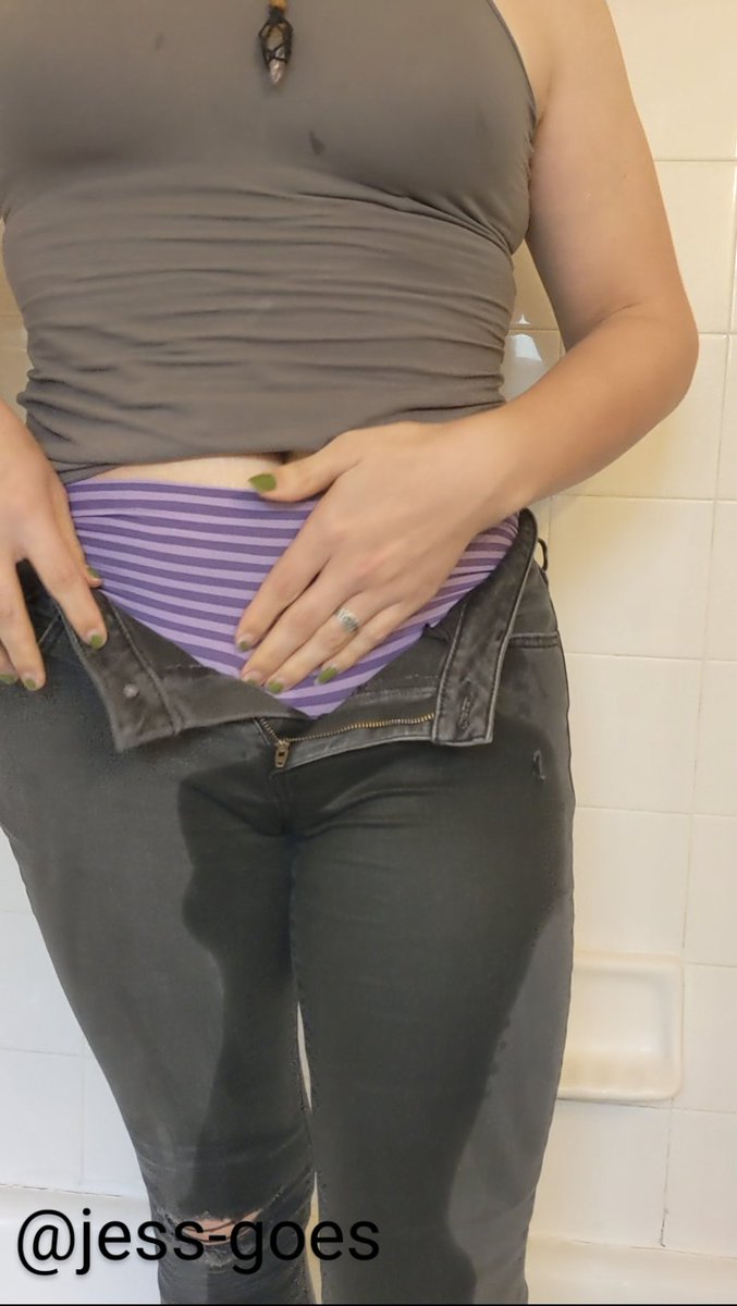 Jess_GoesOF's tweet photo. These jeans are so fun to piss in, they always have such a nice shine to them 😘 New vid is up! #pissing #wetjeans #omorashi #pee https://t.co/lI0yAwXnR0