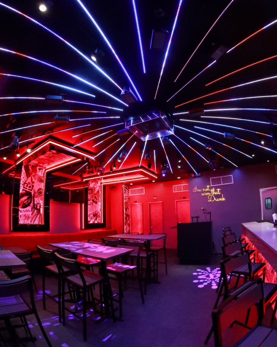 TirsoLighting's tweet image. A complete transformation! 🤩 Before and After of a restaurant lounge makeover by our talented interior design team. #tirsolighting #obsidiancontrolsystems #loungeinteriordesign