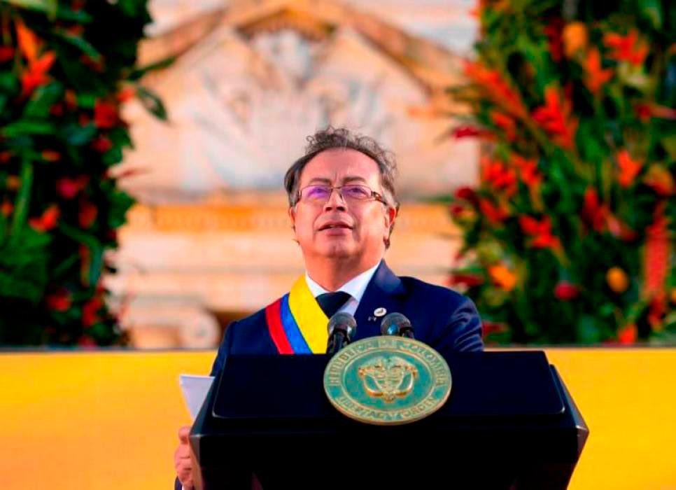 Reacción Nacional (@rnacional_news) on Twitter photo Pregunta abierta y sincera: ¿Usted estaría dispuesto a salir a las calles a apoyar a nuestras Fuerzas Militares e institucionalidad y rechazar a <a href="/petrogustavo/">Gustavo Petro</a>?
♥️ SÍ 🇨🇴💪
🔄 Claro que SÍ
💬 ¿Por qué?
#ColombiaVaMal Pregunta abierta y sincera: ¿Usted estaría dispuesto a salir a las calles a apoyar a nuestras Fuerzas Militares e institucionalidad y rechazar a <a href="/petrogustavo/">Gustavo Petro</a>?
♥️ SÍ 🇨🇴💪
🔄 Claro que SÍ
💬 ¿Por qué?
#ColombiaVaMal