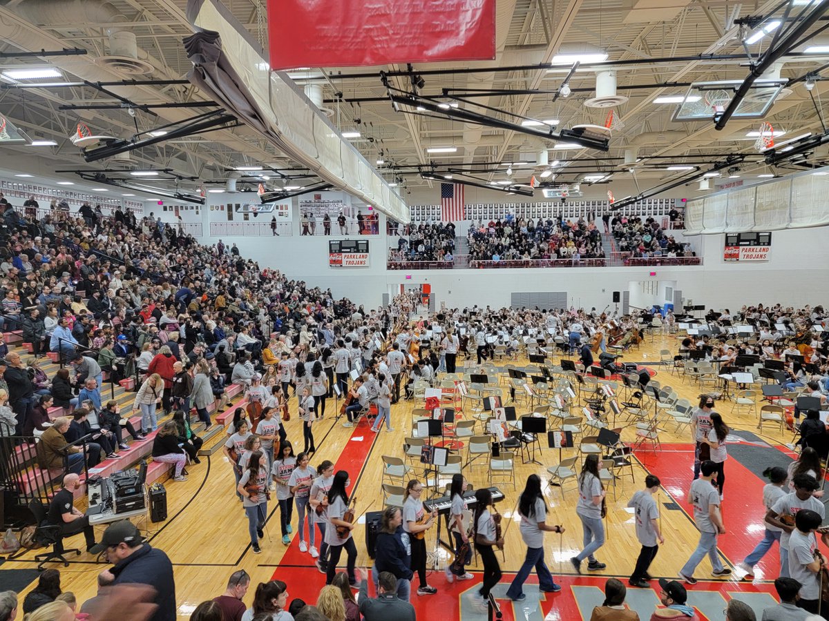 ParklandSchools's tweet image. Amazing full house for String Jam tonight! Our 4th-12th grade string players are playing with the ensemble &quot;Time for Three&quot; after having a master class today! Thank you Parkland Education Foundation, for funding this event! #ParklandPride