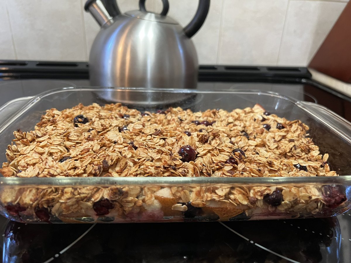 starlit's tweet photo. #coffeebreakcooking freezer garden blueberries & pear for this yummy crisp #yum #foodhegrows #reallylocal #foodicook #coffeebreakcooking https://t.co/ZzdZAiLklW
