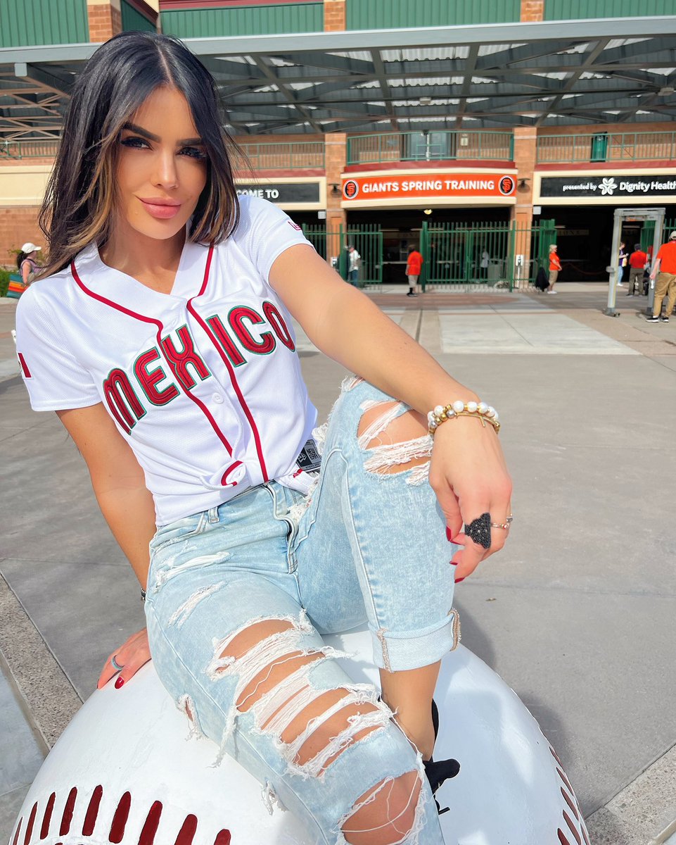 Veroshki_'s tweet photo. La mejor transmisión del @WBCBaseball por @FOXDeportes !Vamos mi @MexicoBeis !!!!! ⚾️❤️‍🔥
#MexicoDeMiSangre #MexicovsJapon #FoxDeportes https://t.co/oX4NYV6WmB