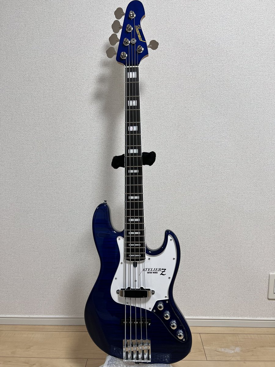 お待ちかねのベースが到着。ATELIER Zやまもとひかるさんモデル