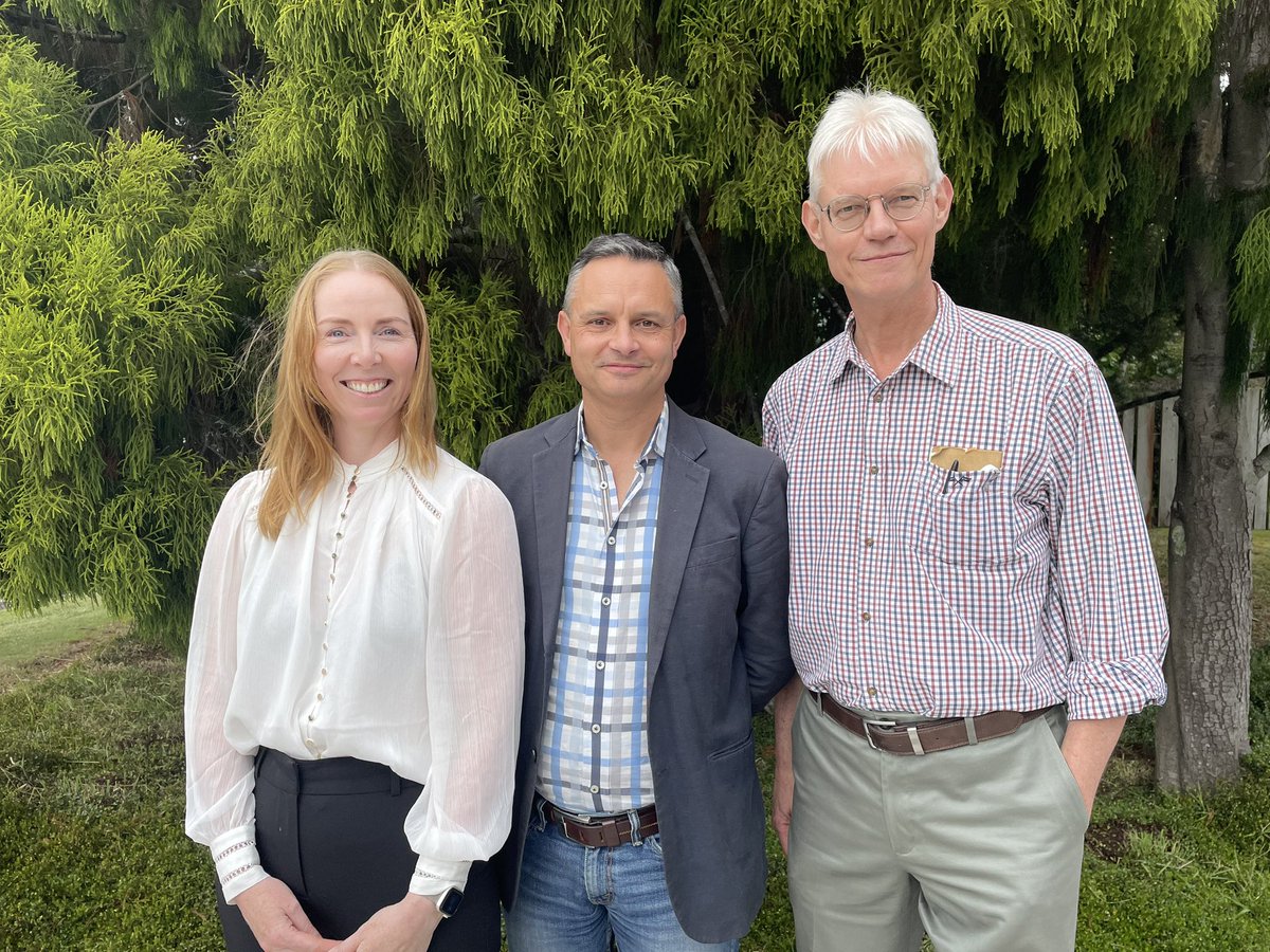 Always a bit of excitement when you have a Minister visiting your work place #GoodWorkStories Chatting all things #agriculture 👩‍🌾 #science 🥼#ClimateChange 🐄🐑🦌🌳🌾 <a href="/nzagrc/">NZAGRC</a> <a href="/AgResearchNEWS/">AgResearch</a> <a href="/jamespeshaw/">James Shaw</a>