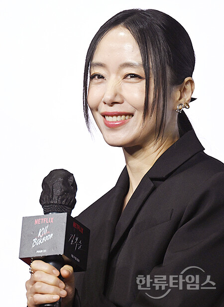 koreavibenews's tweet photo. [📷] 230321 '길복순' 제작보고회
Movie 'Kill Boksoon' press conference

🖇 https://t.co/jPaoAnSCfl

#전도연 #JeonDoyeon
#길복순 #KillBoksoon #넷플릭스 #Netflix 
#한류타임스  #HanryuTimes https://t.co/dIC7mG5hh5