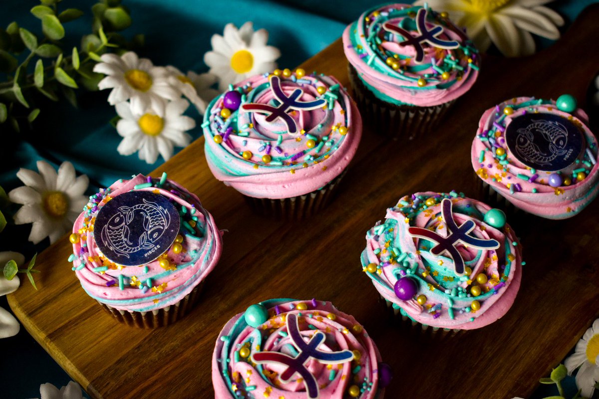 igothedoor_Tor's tweet photo. Created these Pisces mint chocolate cupcakes today ♓️☺️ #pisces https://t.co/Wk6et7jw2h