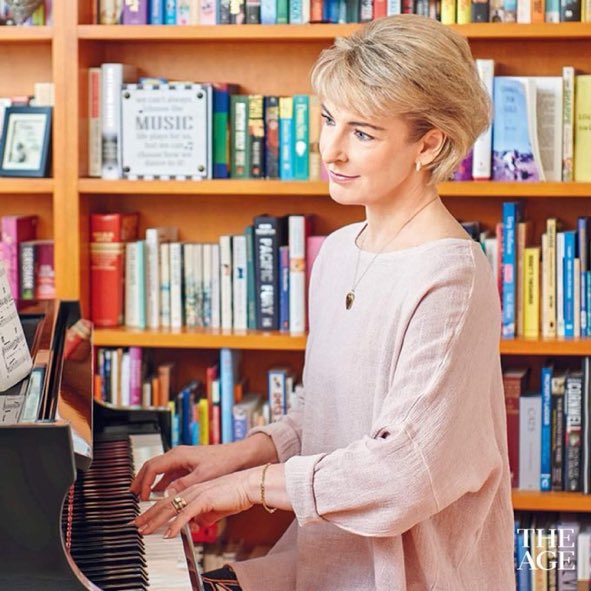 BREAKING: Michaelia Cash quits parliament to devote her life to accompanying Linda Hurley on tour.