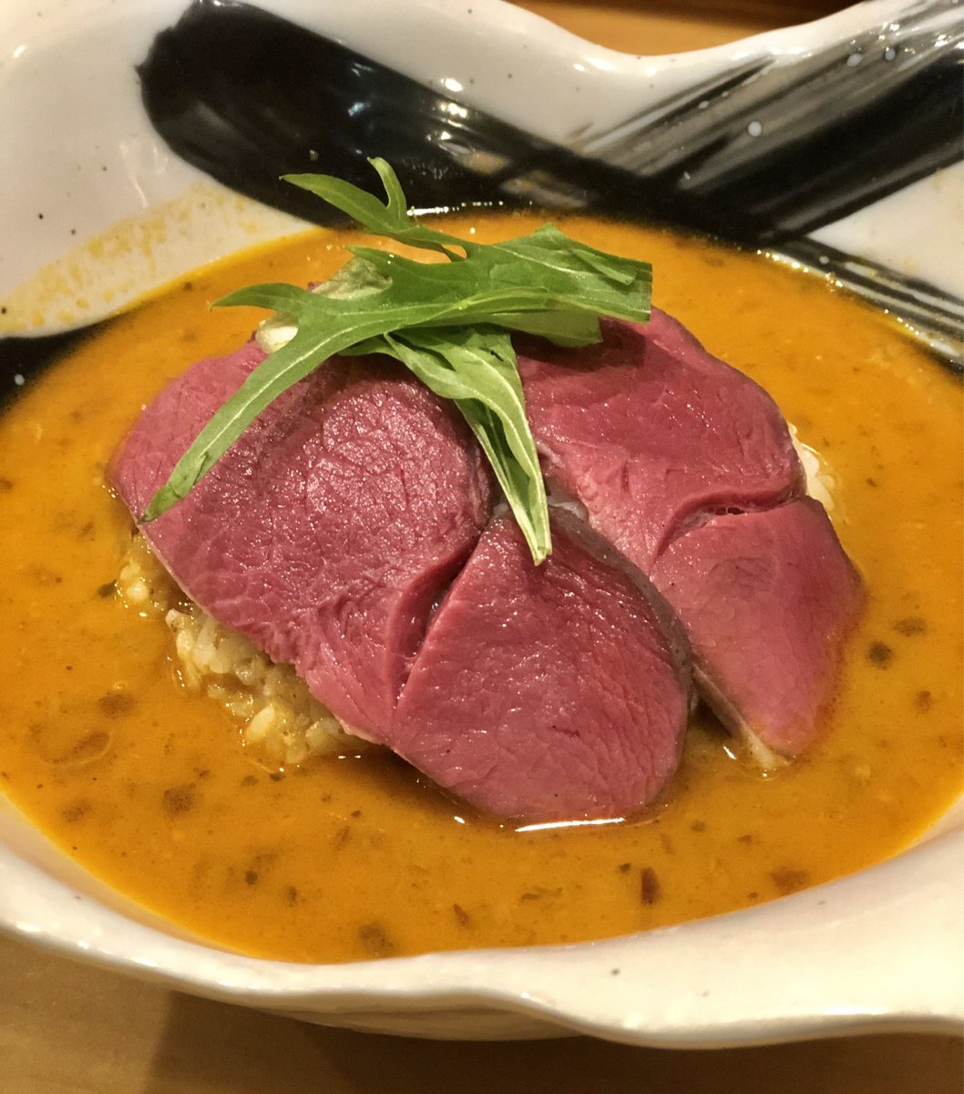 いつもいいね!ありがとうございます😊
本日ラビズキッチンは道の駅　湖畔の里福富でジビエスープカレーを販売中です🍛
鹿肉の骨からスープ作りをして鹿肉をトッピングしたオリジナルスープカレーです❗️和食屋の華ごころさんとのコラボ商品です😃どうぞご利用下さい🙇‍♂️