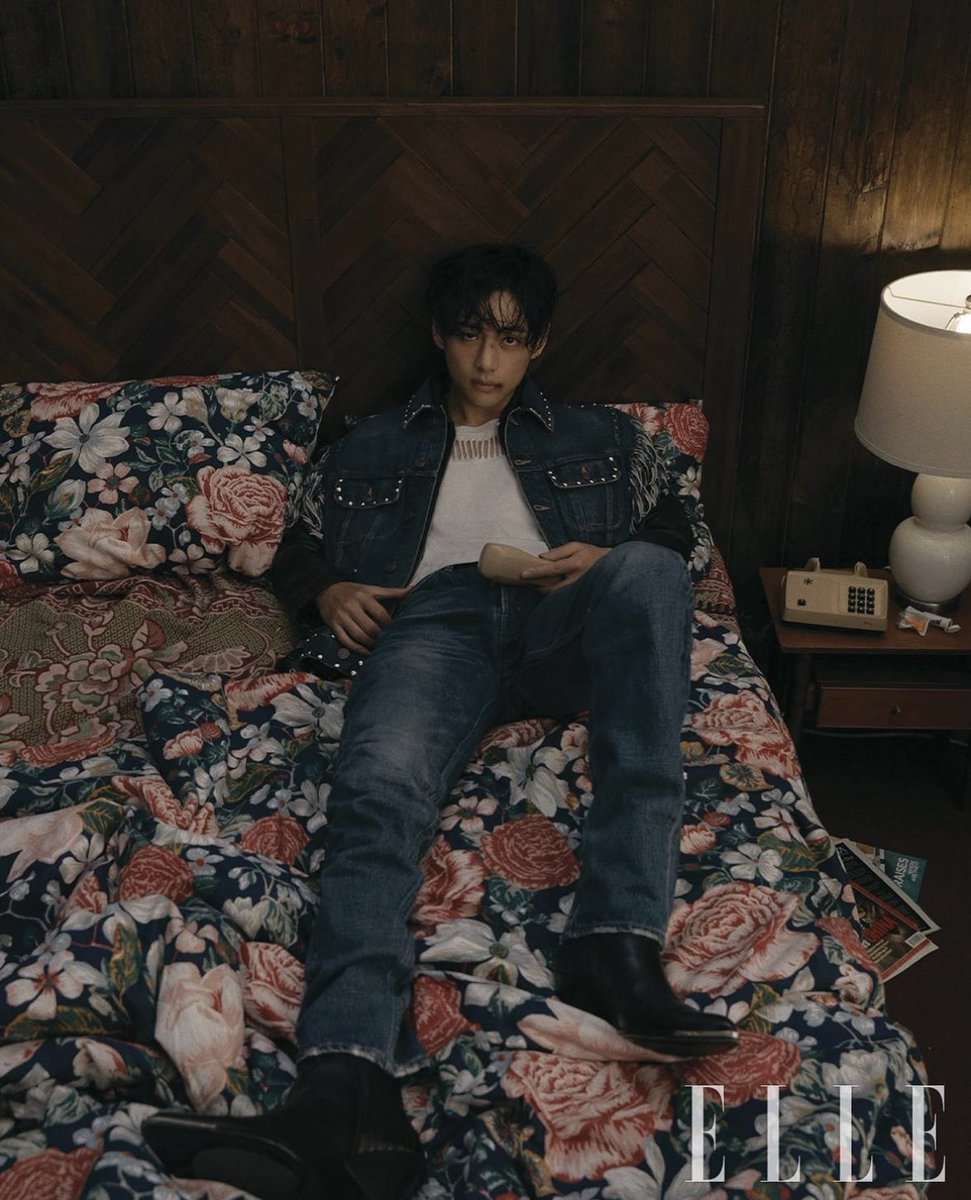 WORLDMUSICAWARD's tweet photo. #BTS' #Taehyung channels #JamesDean in latest sizzling cover shoot for #ELLEKorea's April edition 
which broke records and crashed websites! 📸🇰🇷💫🌟👑💜
📸Hong Janghyun 

V ON ELLE KOREA
#TAEHYUNGxELLE
#ELLECoverStar #V
#CELINEBYHEDISLIMANE 
#CELINEHOMME 
#CELINEBOY https://t.co/SK6mJRFVq8