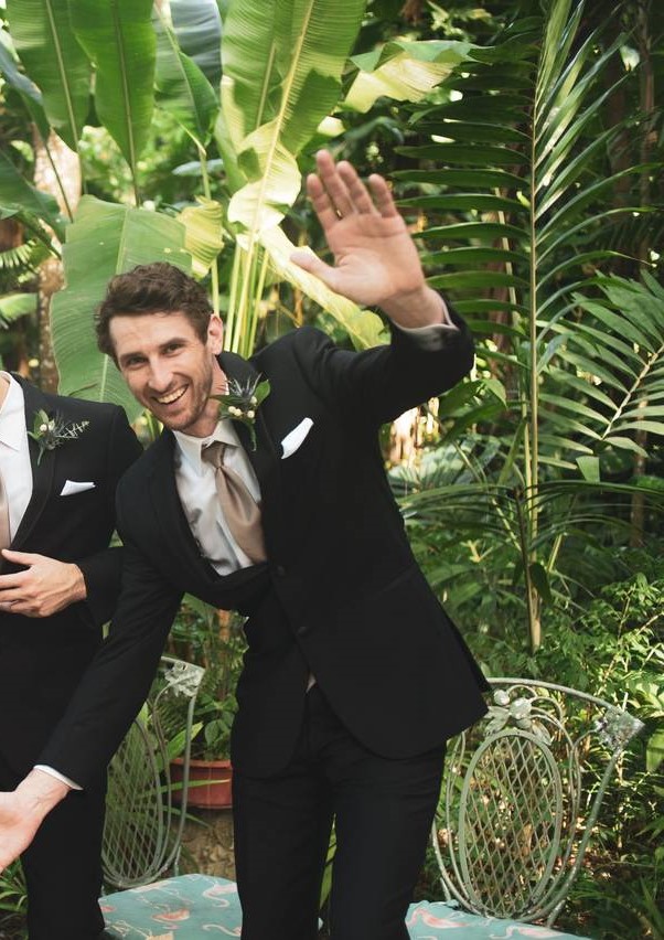 ConvincingStr8s's tweet photo. 😛The hung best man 😁 #StraightMales https://t.co/JM6d2JU7Tv