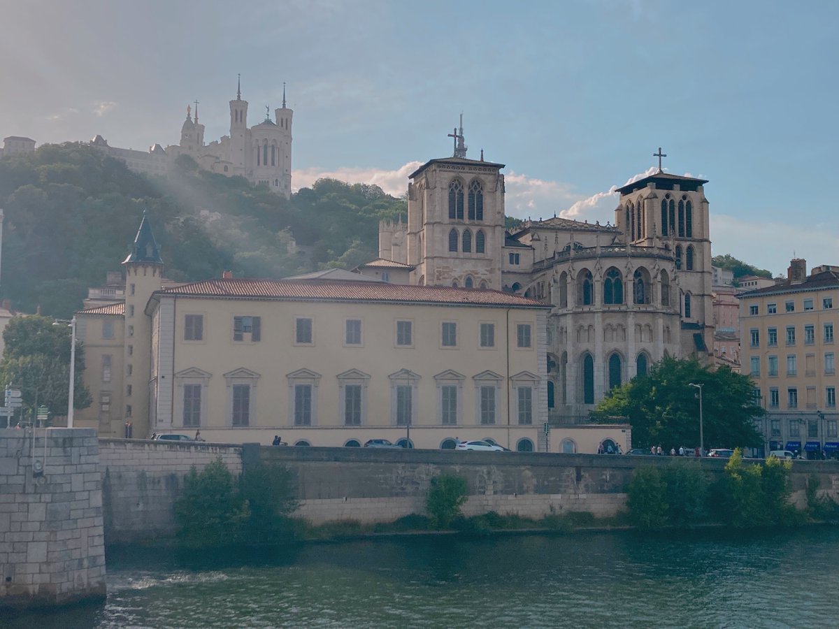 KJin_FR's tweet photo. Lyon est une si belle ville 🥰

#VOYAGEUSE_KJIN #Lyon #France https://t.co/FeOaNBU3UD