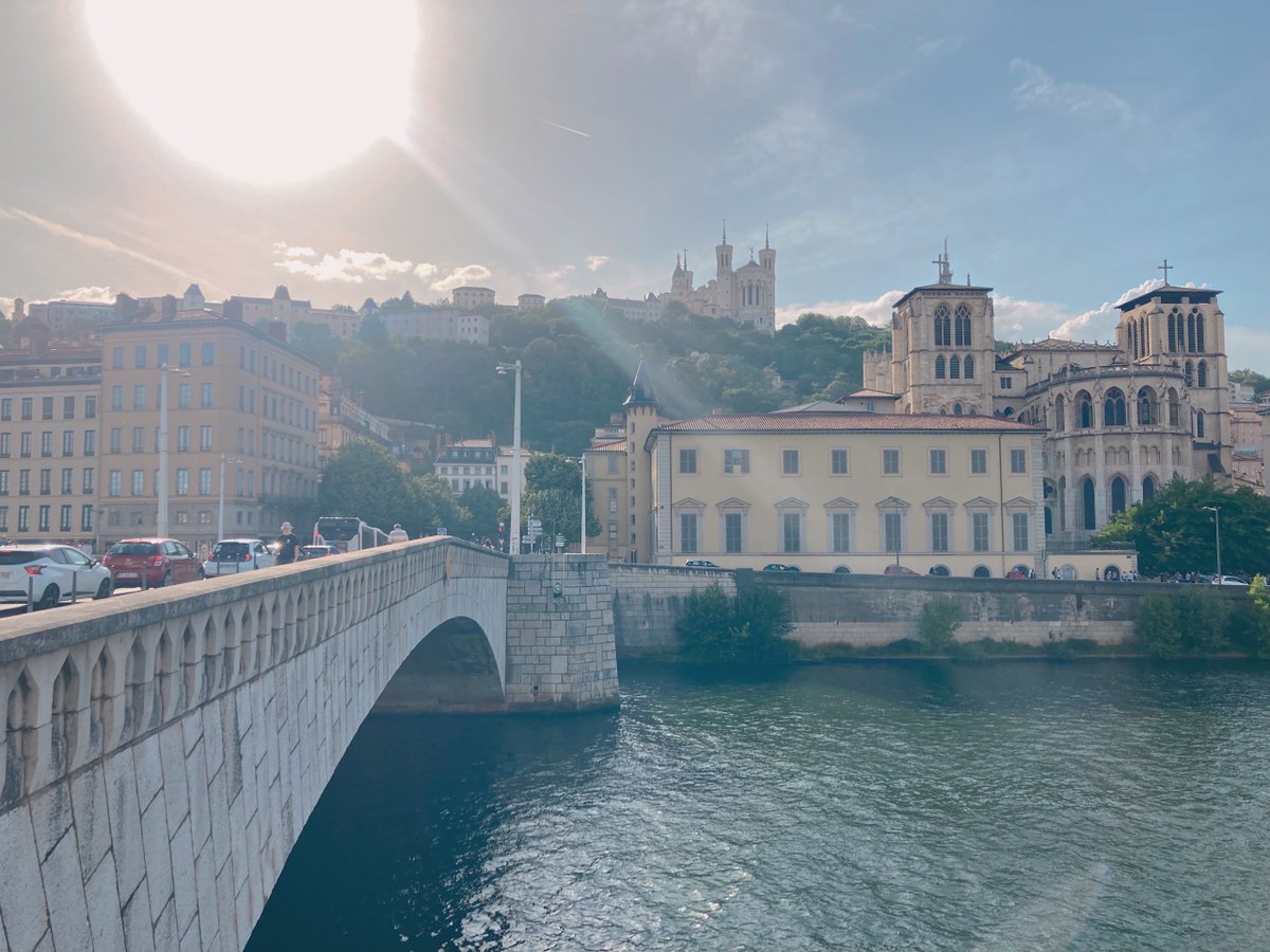 C'est un temps parfait ! 😌💕

#VOYAGEUSE_KJIN #Lyon #France