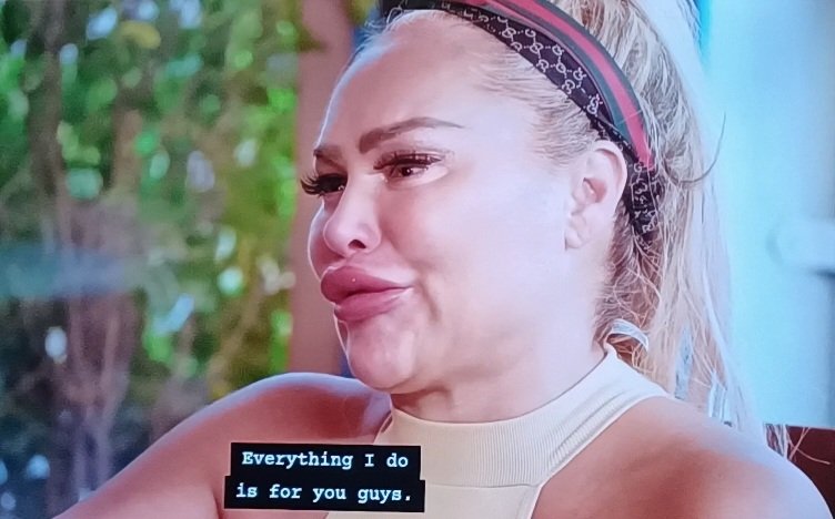 90DayMultiverse's tweet photo. Which daughter did you put 8lbs of lip filler in for?
#90DayFiance #darceyandstacey #darcey #lipfiller #stop https://t.co/CORZskvCBW