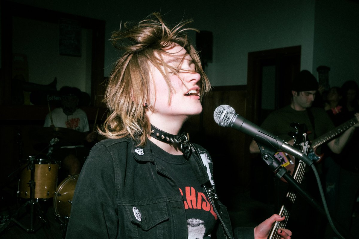 2dbert's tweet image. gosh