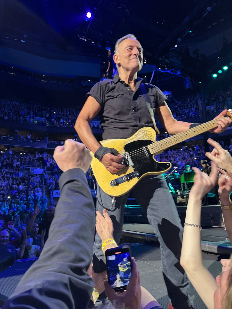 That’s my dad’s arm going for a fist bump with Bruce tonight! 🤜🤛