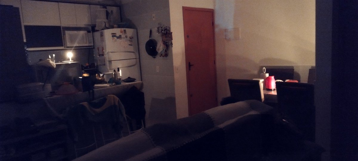 Salve guys tudo bem?

Indo direto ao ponto: minha família está endividada na casa dos 5 dígitos e preciso da ajuda de vocês compartilhando esse tweet e minha chave.

Cortaram nossa luz hoje à tarde.

Chave: contatobrunosouzayt@gmail.com

❤️+🔄 Pra ajudar.