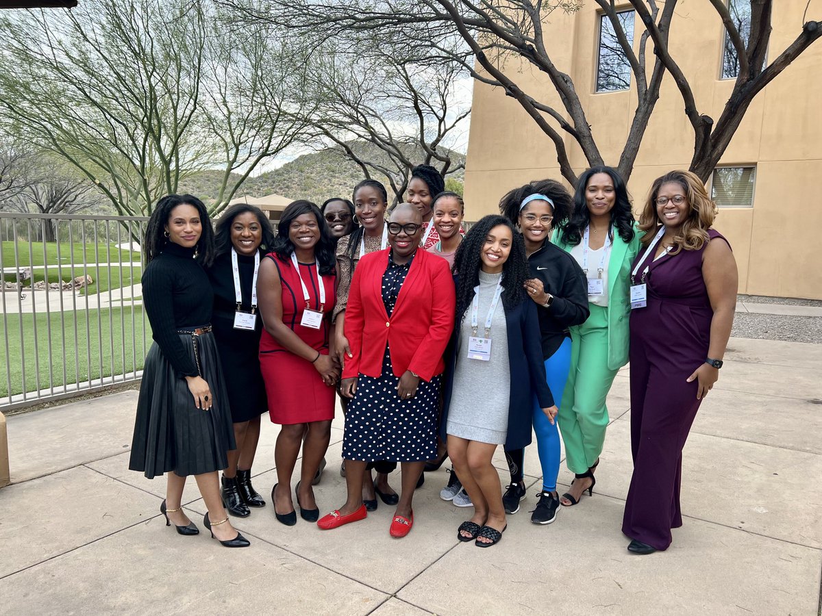 teni_brown's tweet photo. When Black Gyn surgeons meet up at #SGS2023 💥♥️🔥🔥🔥 Magic is an understatement ⁦@GynSurgery⁩ 💪🏾💪🏾 https://t.co/dy3lgfP9DZ