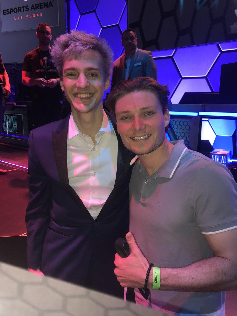 BsicChef's tweet photo. @Ninja Ninja vegas and the Ultimate crown! https://t.co/p2lfSR9Gih