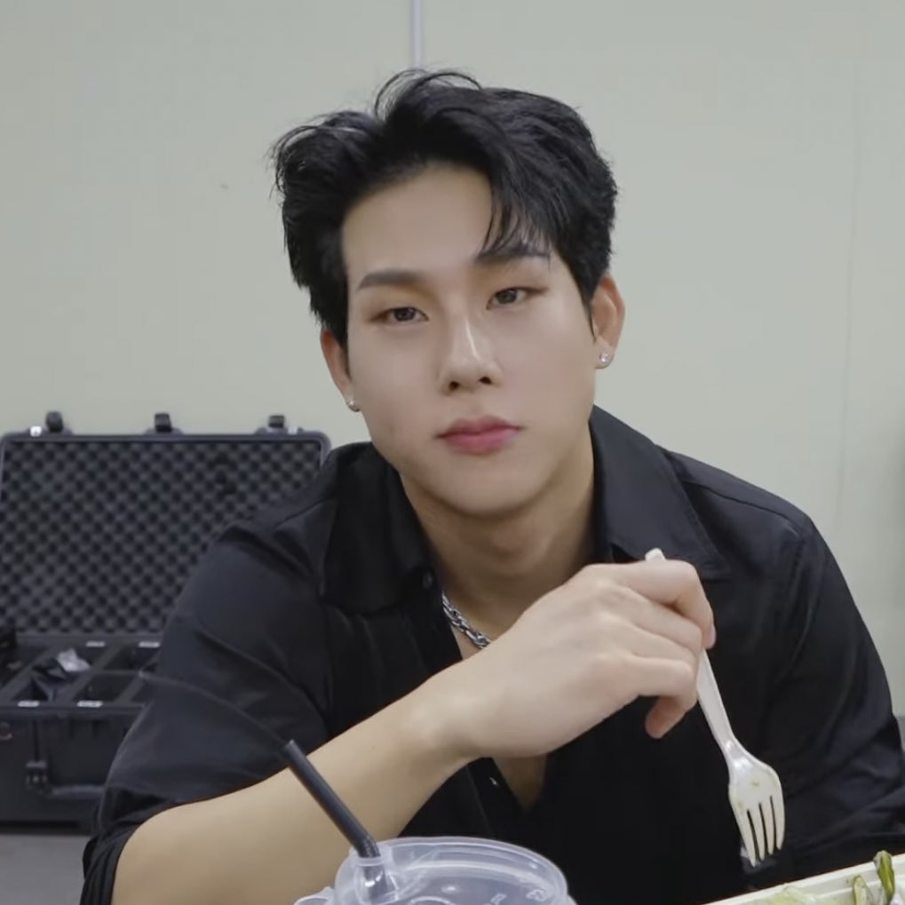 itshoneyhour's tweet photo. #JOOHEON #JOOHONEY #주헌 @OfficialMonstaX https://t.co/3JPdDdZ7qS