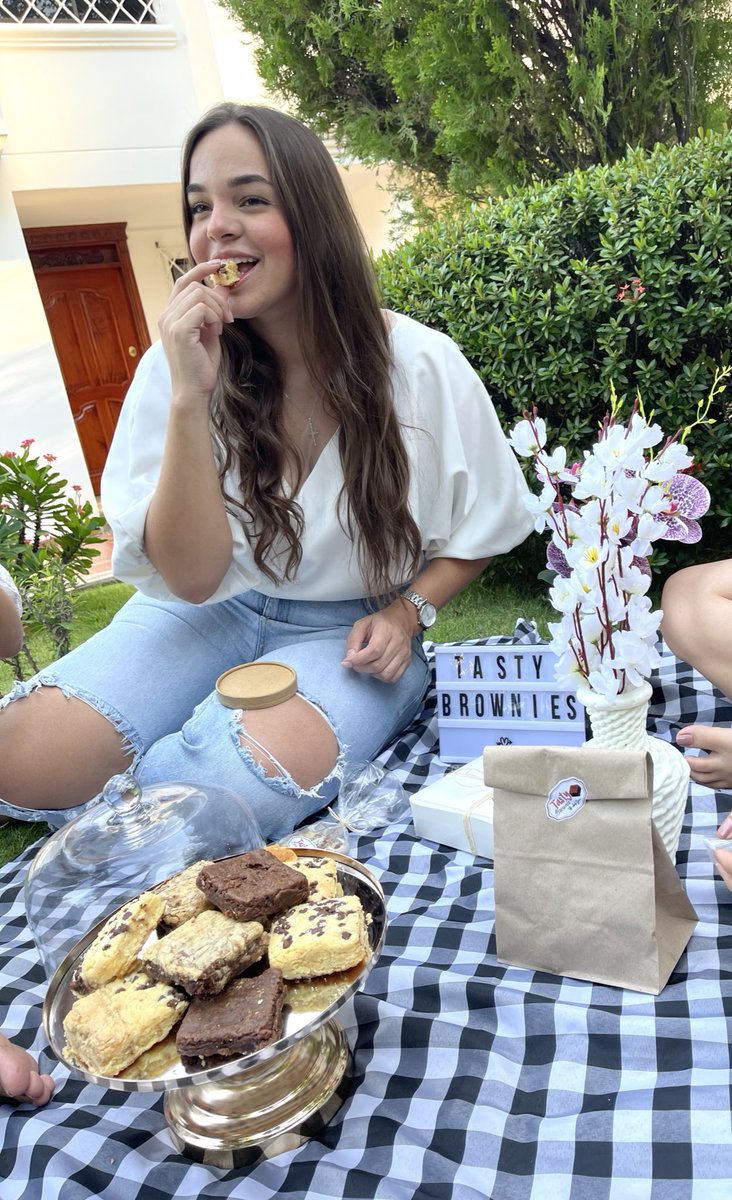 leidygnecco's tweet photo. Los invito a seguirme en instagram y probar los mejores brownies del 🌎 
https://t.co/tZ4FaMQ7T0 https://t.co/m0BpzoBrBB