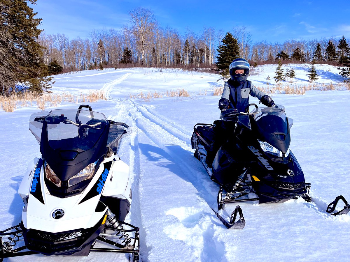 Chris_bauer_LL's tweet image. Me and the 12 year old goober put on some miles today! #noschool #nohockey #braaap
