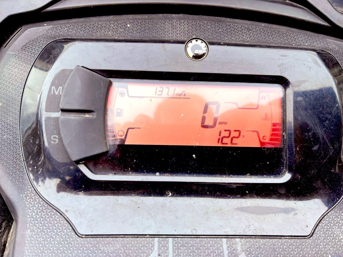 Chris_bauer_LL's tweet image. Me and the 12 year old goober put on some miles today! #noschool #nohockey #braaap