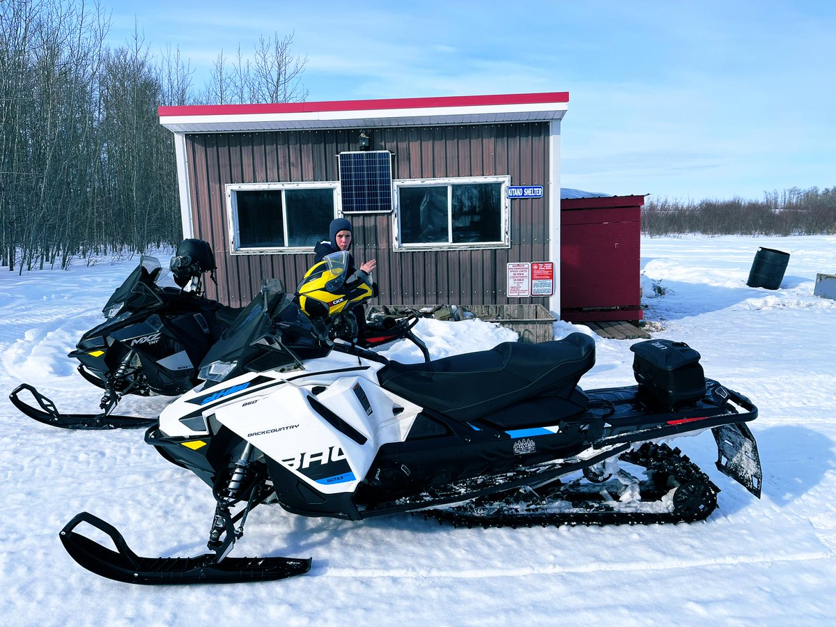 Chris_bauer_LL's tweet image. Me and the 12 year old goober put on some miles today! #noschool #nohockey #braaap