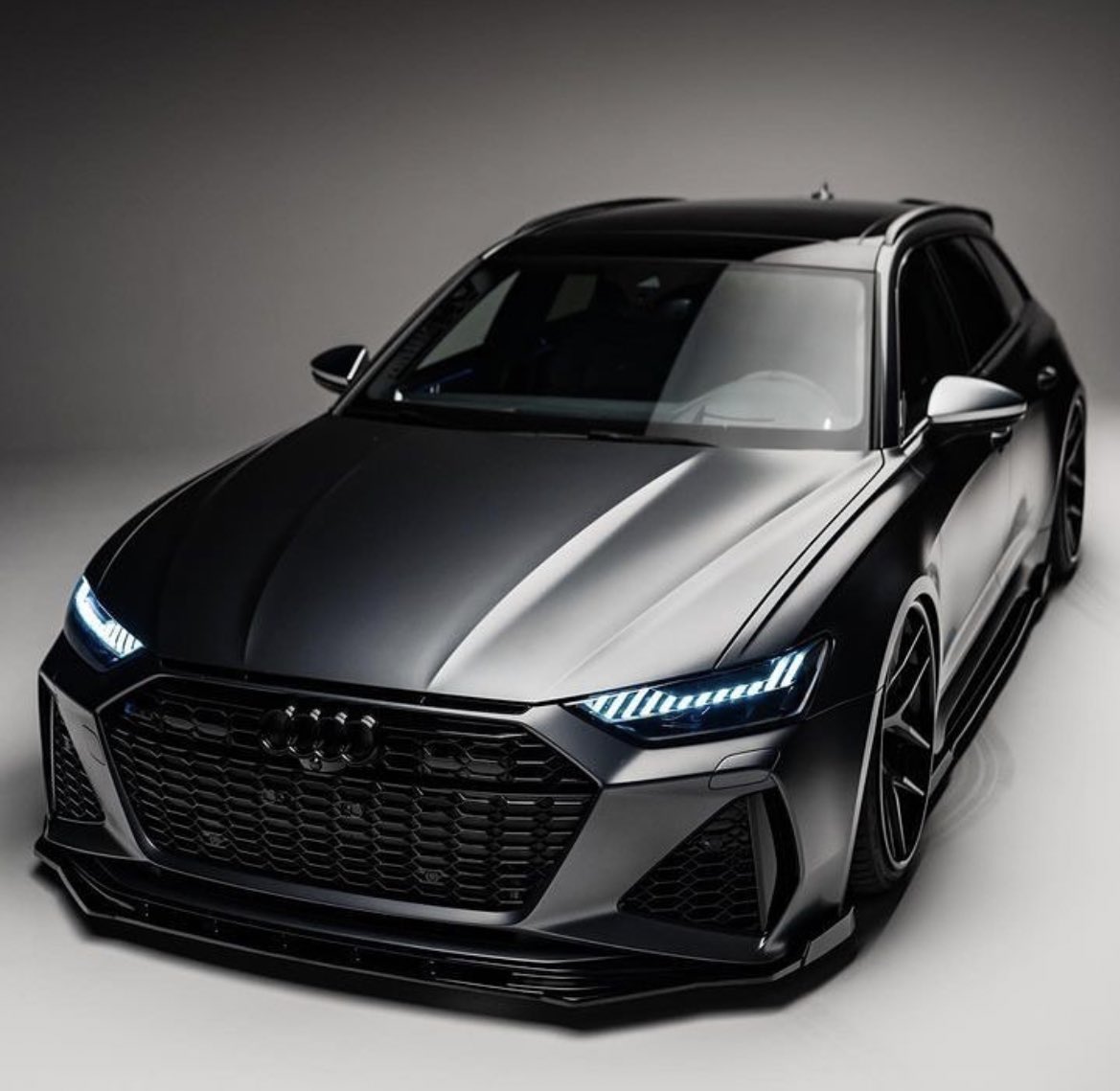LuxuryCars365's tweet photo. Audi RS6 Avant ♠️ https://t.co/TnAfNsZ7p1