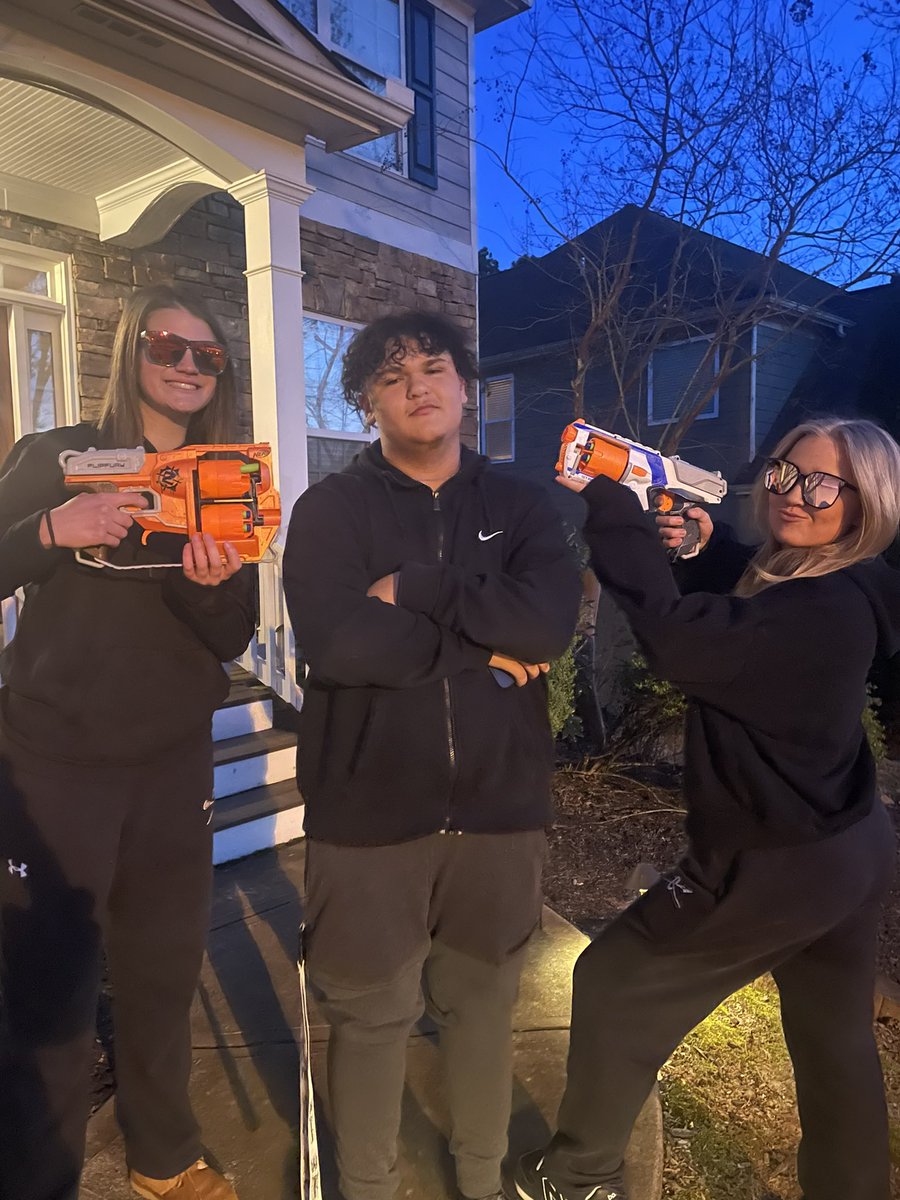 nerfettes1's tweet photo. THE LUCKY CHARMS ARE DOWN 1! Seems they aren’t so lucky! @chsluckycharms @CHSwarriorsNerf https://t.co/GvikISLTLD