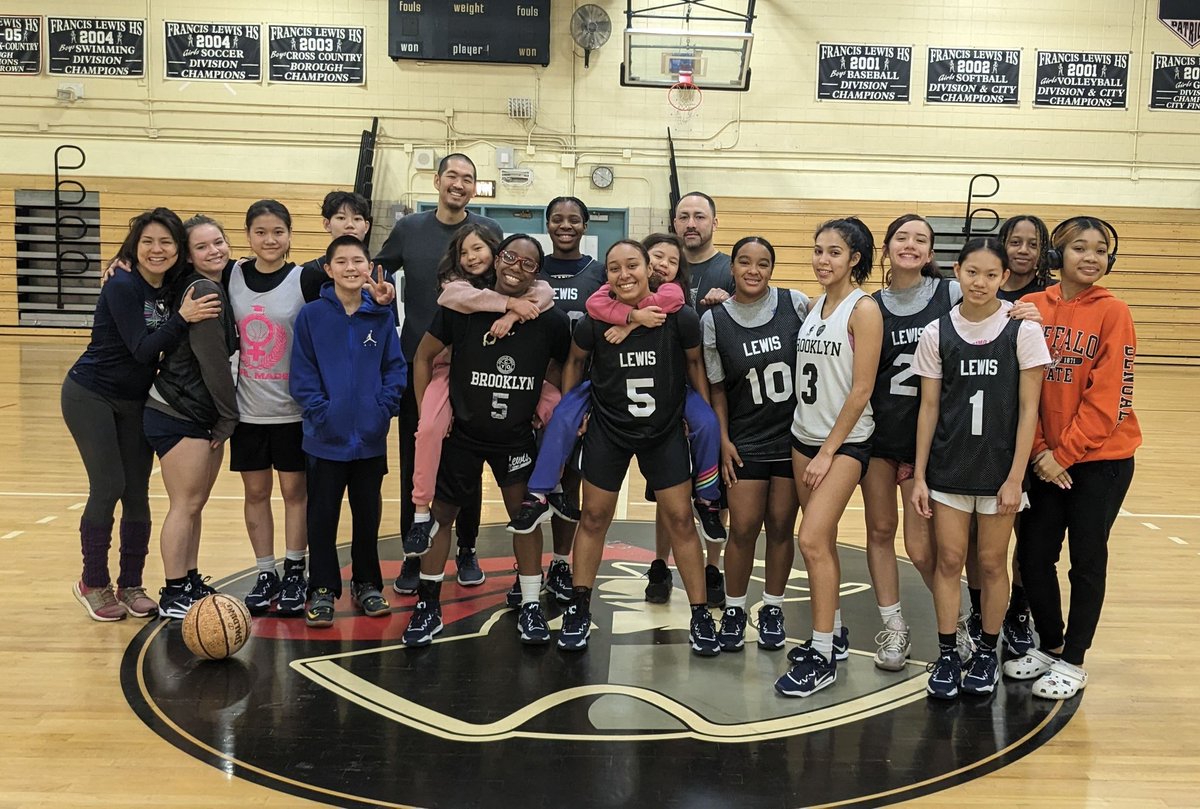 HoopsQueens's tweet photo. There is no goodbye, just a see you later. I have only fond memories and love for this amazing team from Francis Lewis High School @flhsnyc.

Love you, always!
#FAMILY #NYC #Queens #Basketball #Hoops https://t.co/ijiIWs5qmC