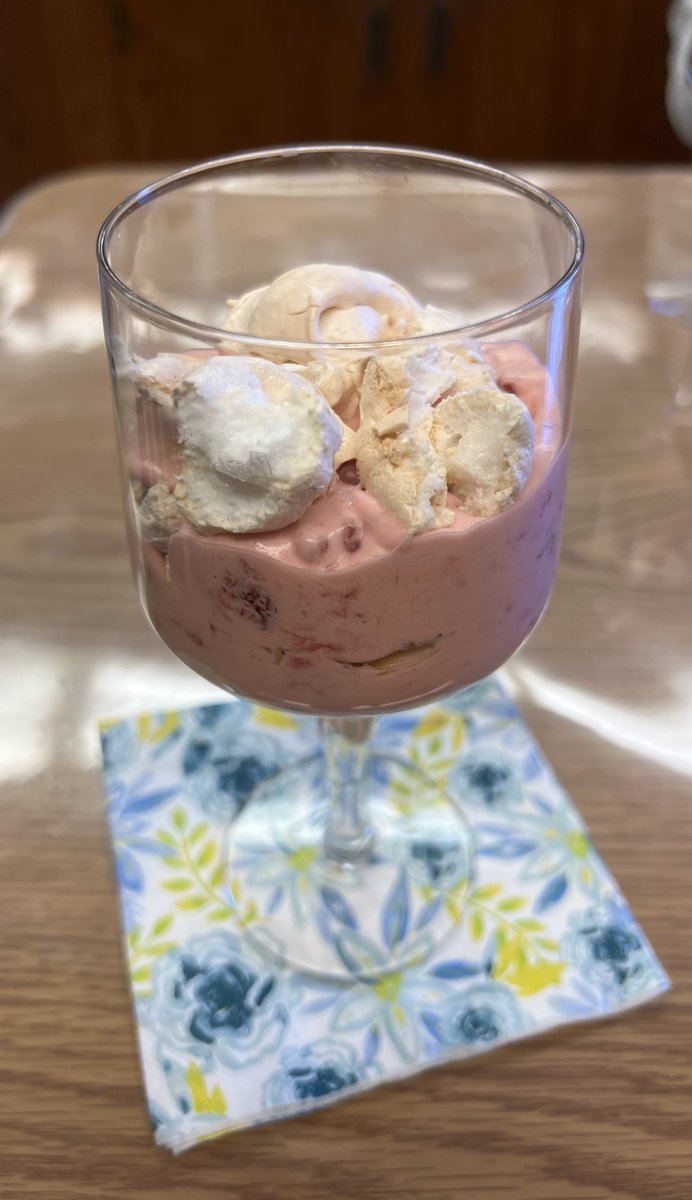 aznash13's tweet photo. Culinary Arts students made Eton Mess #OOBschools https://t.co/p9tZxRiBfU