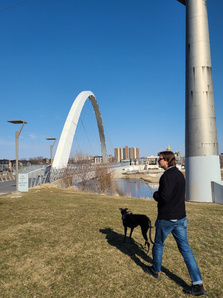 des moines is surprisingly hipster. already been on zillow three times on night one.   #dsm #springbreakers