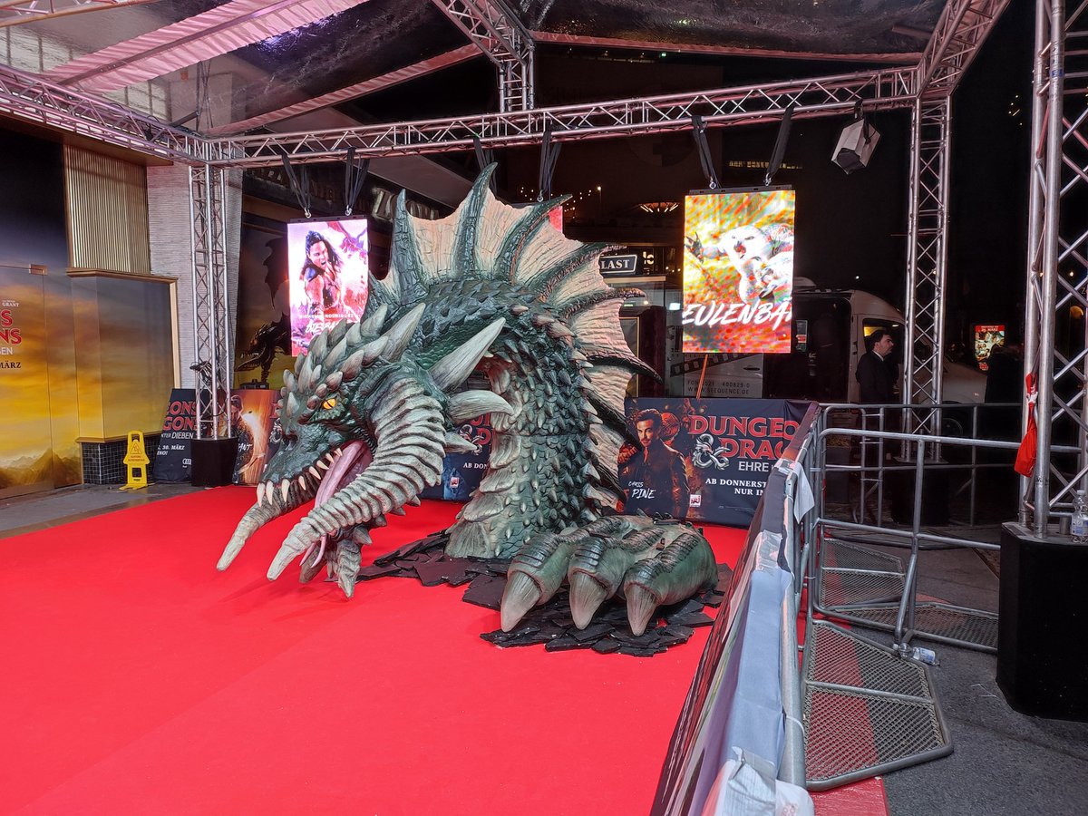 SunnyAuthoress's tweet photo. Dungeons and Dragons
 "Honor Among Thieves"

Today was the film special screening with the main actors in the Zoo Palast in Berlin.
A few first impressions

#dungeonsanddragons #dungeon #DungeonsAndDragonsHonorAmongThieves #dragons #movies #gronk #ChrisPine #redcarpet #Filmtoast https://t.co/QDfme4kKmJ