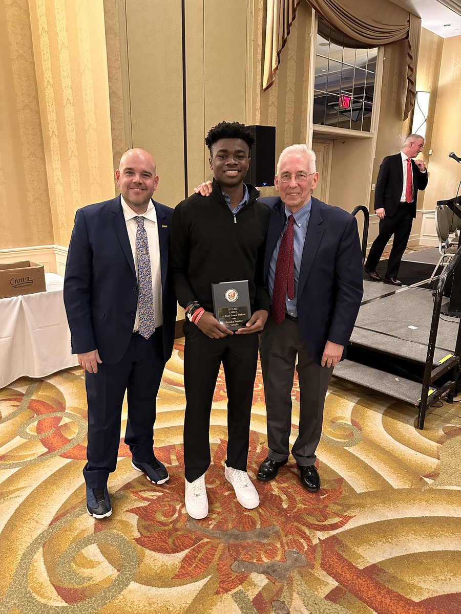 LowerHudsonHoop's tweet image. 1st Team LHBCA recipeint, Basiaka Butcher, Valhalla HS. @lohudsports @KDJmedia1 @hoopsmbd @BasiakaButcher @VMHS_Athletics_