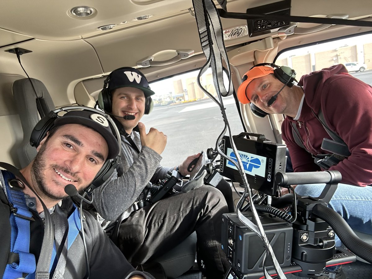 HunterRGoetz's tweet image. Some times my job is cool…🎥🚁

#cameradept #cameradepartment #focuspuller #focuspulleratwork #1stassistantcamera #1stac #cinematography #cameraoperator