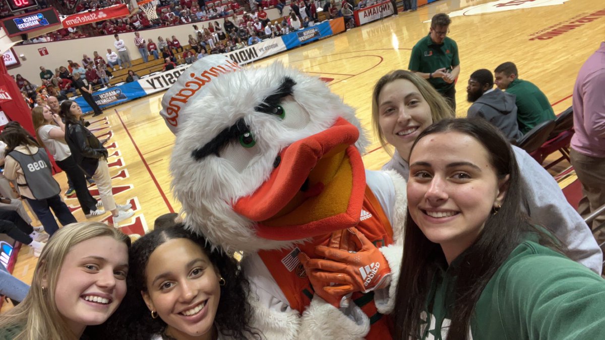 Hey @KylaOldacre it looks like some Comets have turned into @CanesWBB fans