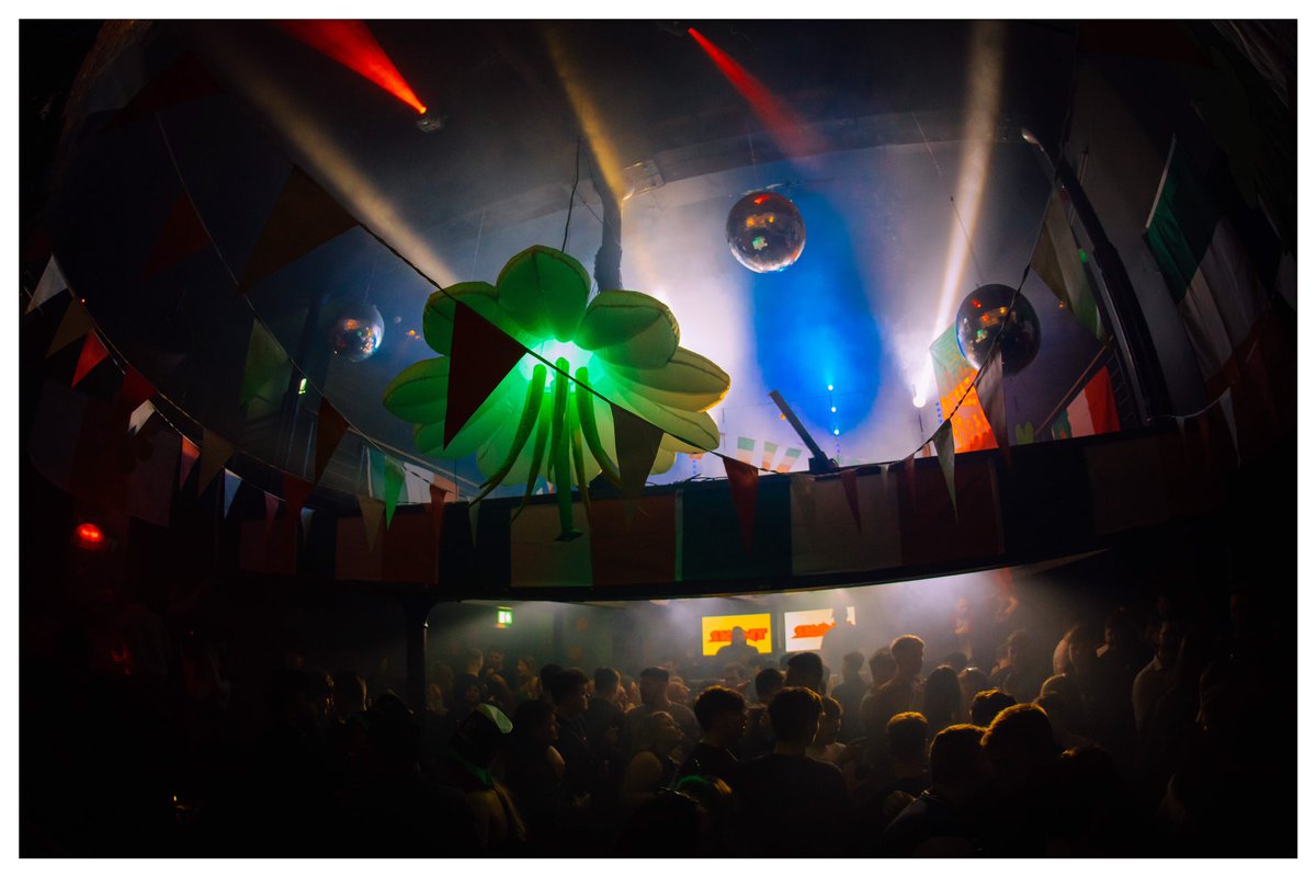 KomkovSergej's tweet photo. St.Patrickโs day at ATIK , Hull. I am lucky to work in the night life industry and capture some absolute amazing moments . Photos by: Sergej Komkov #hull #hull2023 #yorkshire #eastyorkshire #photooftheday #photoassignment #photojournalism #journalism https://t.co/BuBwUuDgSR