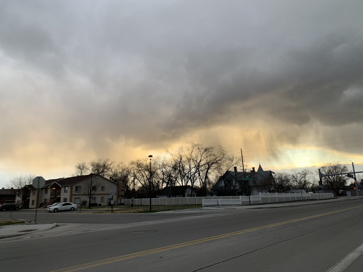 Joycelou71's tweet photo. This #WinterStorm coming in over #WesternSlope #GrandJunction took these pics b4&on&after 32 Road RR overpass bridge in #Clifton #Colorado ๐itโs literally devouring the #Bookcliffs fast #GJCO #weather #WinterStormWatch #Rain #Sleet #Snow https://t.co/fTDTwzs81p
