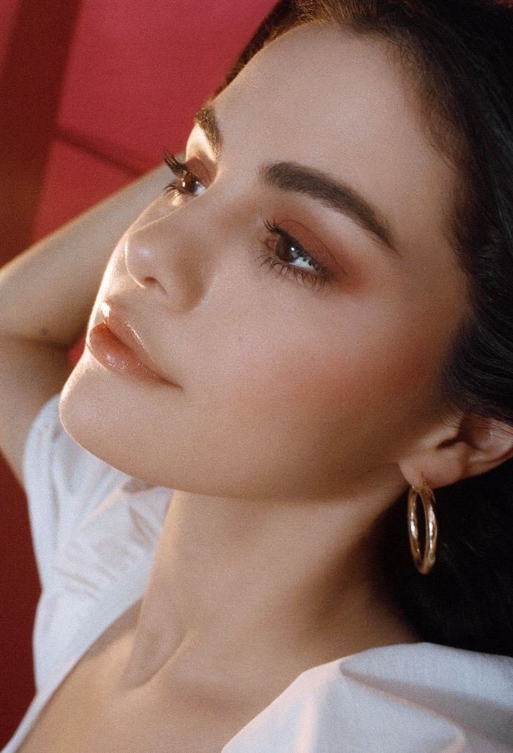 taylenabright's tweet photo. Rare beauty de Selena es lo mejor!! 

I'm voting for #SelenaGomez for #FaveDocumentary at the #iHeartAwards https://t.co/X8YfatyHIA