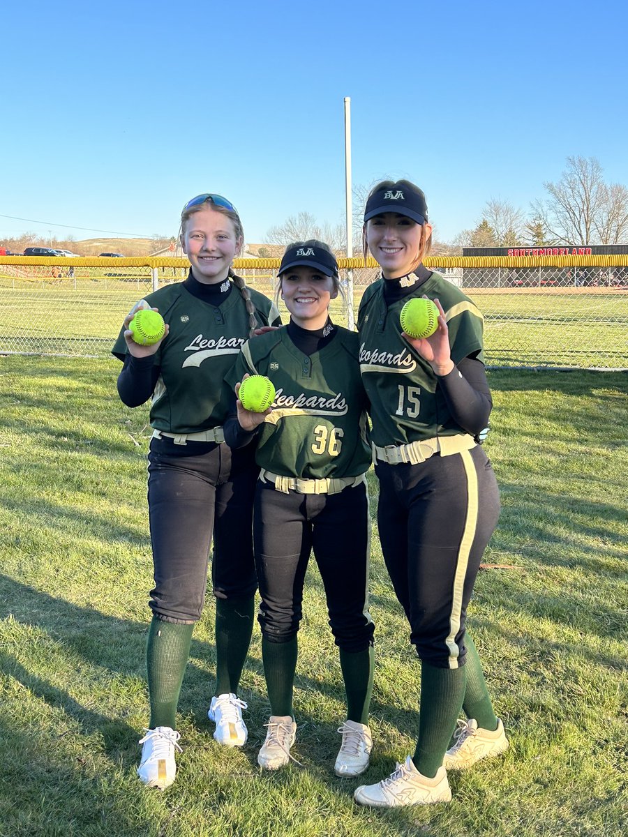 OliviaKolowitz's tweet photo. Last 1st game of my high school career! I am so glad to share the field with these girls! I went 2-3 with a HR and 2B. Congrats to @AlexaDaniels23 &amp; @sokol_gracie for going yard today too!! 💚💛
#BVASB #HML https://t.co/230fhiPfvx