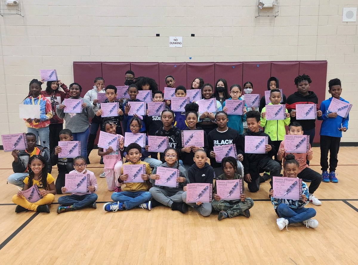 BarwellRdES's tweet photo. Lately, have been busy for students @BarwellRdES. Some have fun in the First and Fitness competition; @MJohnsonHostler visited and volunteered for WakeUp &amp; Read, first-grade cubs went on a field trip to the farm, and parents came to a Title I night event. BRES is busy as a bee! https://t.co/xfx4qZpnJF