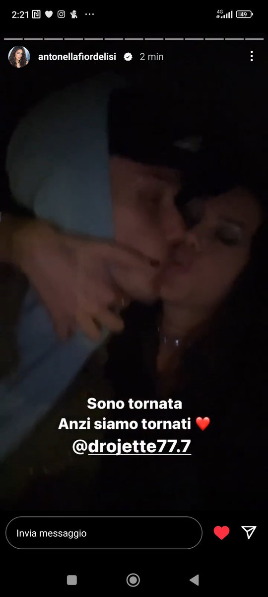 4nonymous_wild_'s tweet photo. VI PREGO MA COME SONO FELICI ❤️❤️ #donnalisi https://t.co/tmaC7hCklG