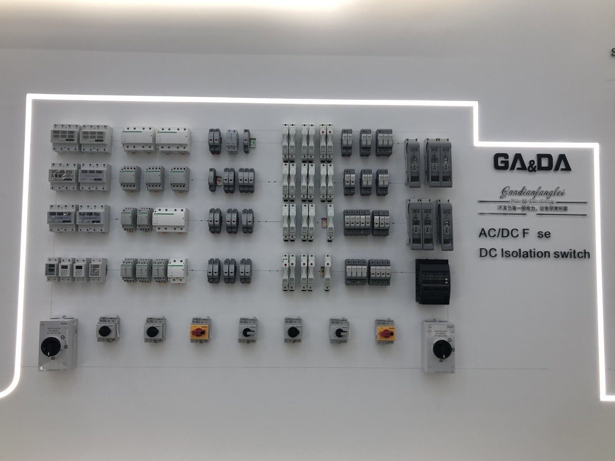 Sales04G's tweet image. Welcome to visit our company.
This is part of our product.
#Photovoltaiccombinerbox  DC&amp;amp;AC #Fuse #DCIsolationSwitch #SPD #surgeprotector #surgeprotectiondevice
