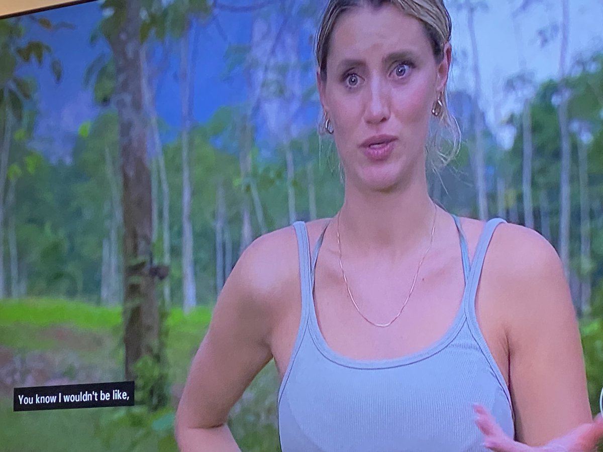 steal_ya_4_asec's tweet photo. Half of bachelor nation realizing Kaity is Canadian after all of these sorries 

#bachelor #thebachelor https://t.co/g9GPTr7lwr