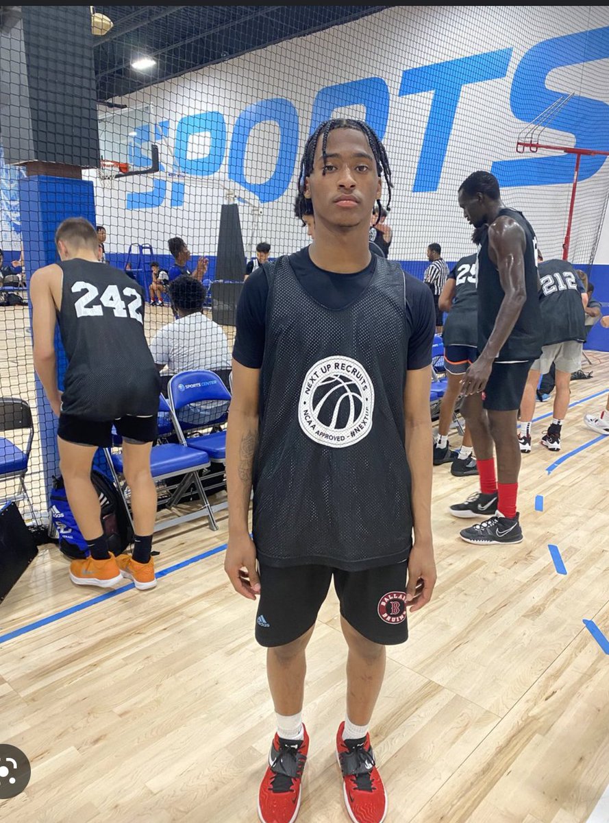 He’s what you call a GUY!! The kid turned heads this weekend and solidified himself as one of the more crafty guards in 🇺🇸. My eyes never fool me! I know what a real player looks like. Always root for this 1. Quel'ron House is a straight baller.🏀🏀💛🖤