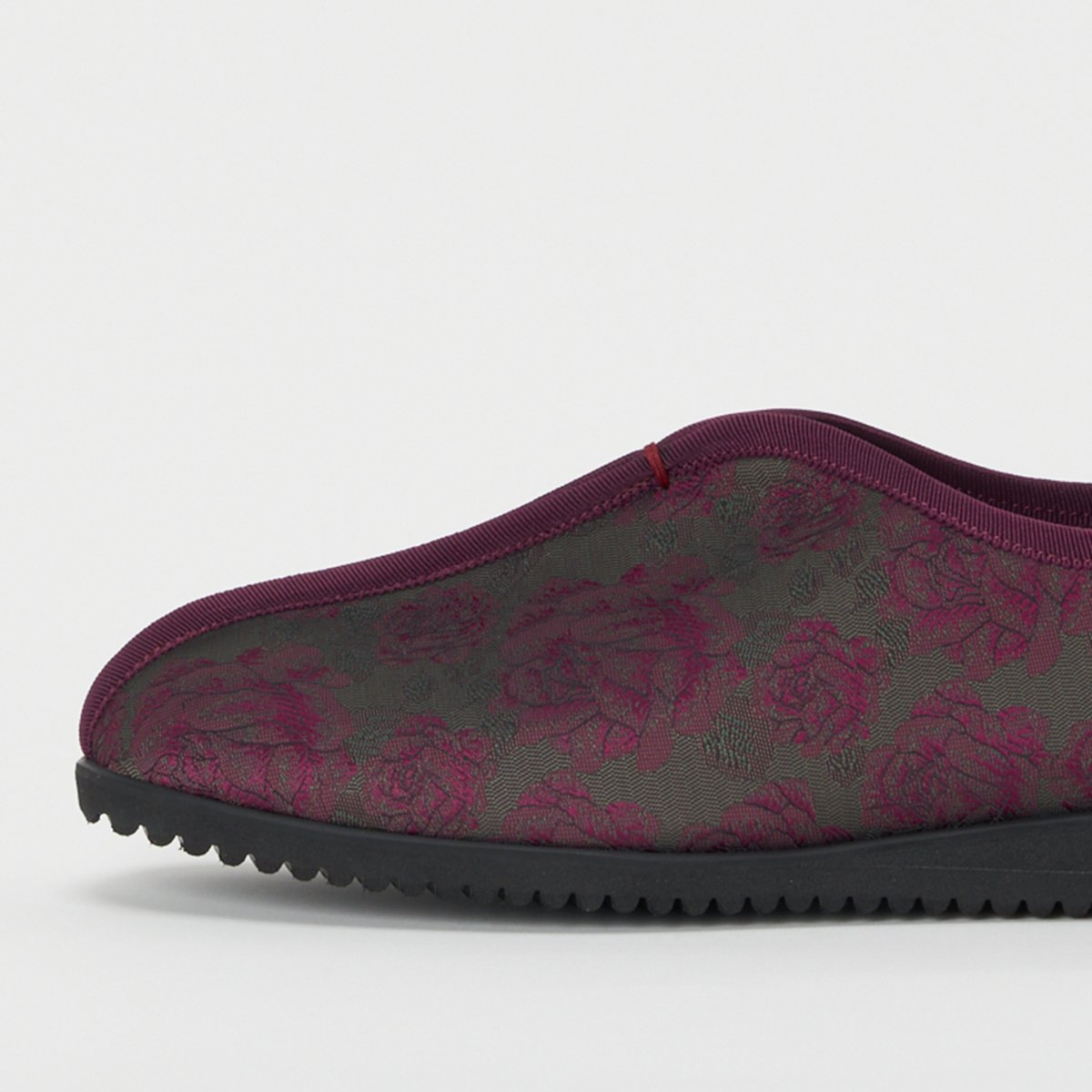 HenderScheme's tweet photo. model: Kung fu
color: rose(purple/olive), tulip(light green), akebia(yellow earth color)

#henderscheme #2023ws https://t.co/Wx7pdZg22d