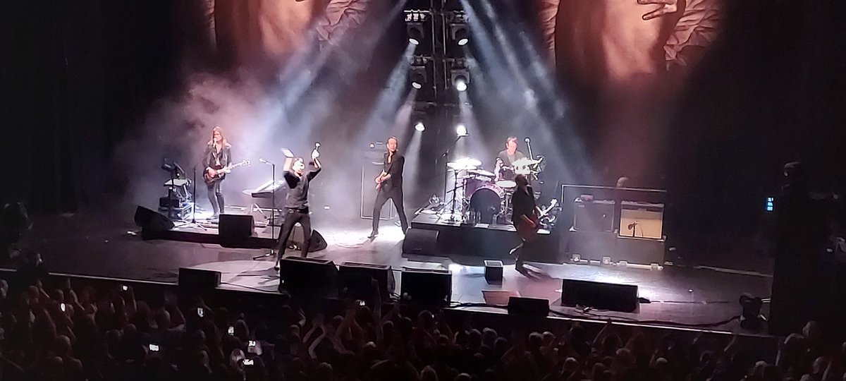 StElsewhereSra's tweet photo. Monday 20th March daytime - Brighton. Cold, wet and miserable. As  evening arrives @brightdome the world takes on a new meaning, firstly @DespJournalist awakens the crowd and then the magnificent @suedeHQ arrive. Powerful, blistering and energetic.  An absolutely amazing set. https://t.co/03mRgA41sr