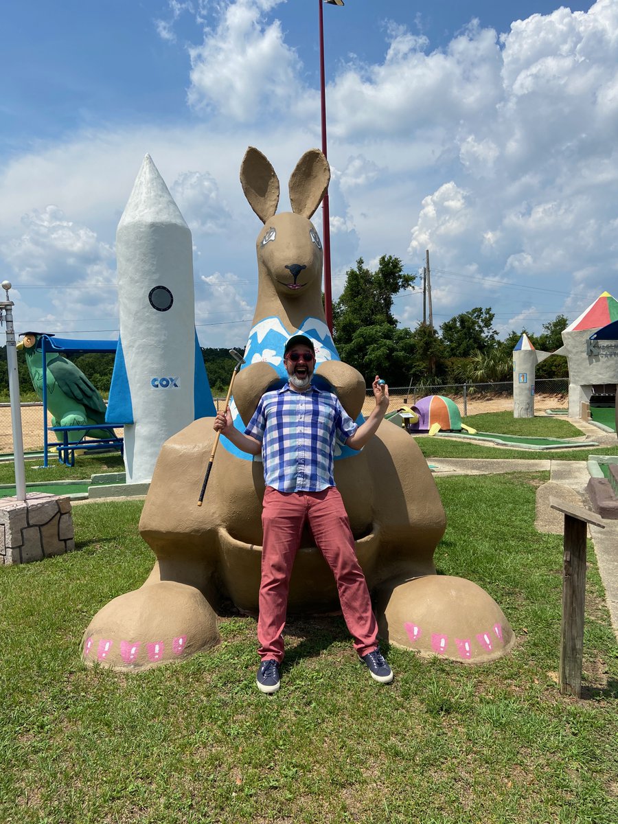 CouplePutts's tweet image. acoupleofputts.com/2023/03/18/goo… We encourage you to dig into our documentation &amp;amp; newest review of the classic #MiniGolf goodness that is Goofy Golf Pensacola. We have one more video headed your way tomorrow as well because we just can't get enough! #MiniGolfMonday