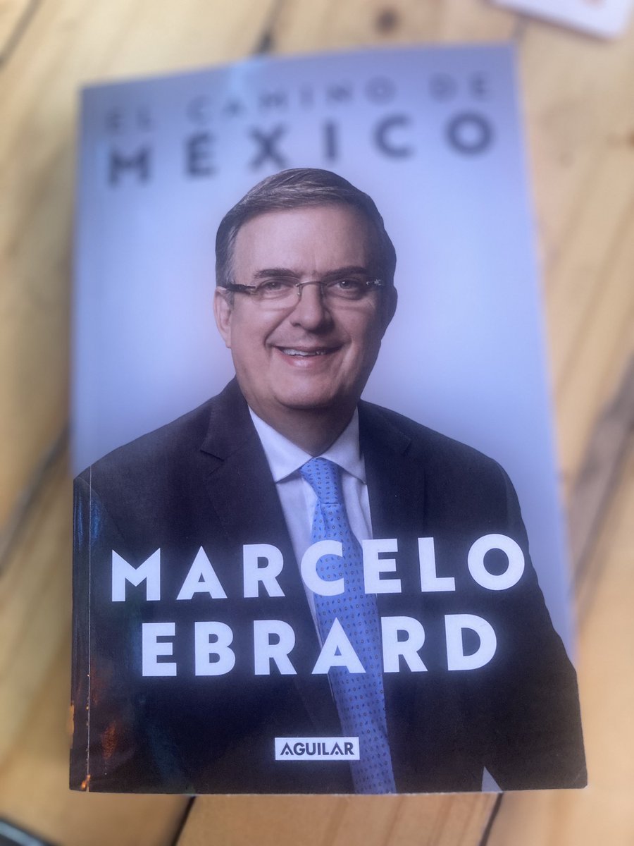 fabiolapoblano's tweet photo. Gracias mil querido @m_ebrard por este gran regalo en mi cumpleaños, tu existencia misma y tu libro que da cuenta de la historia de tu origen, tu caminar, tus sueños y el gran amor a nuestros #PueblosOriginarios https://t.co/lD9uW2R3cW
