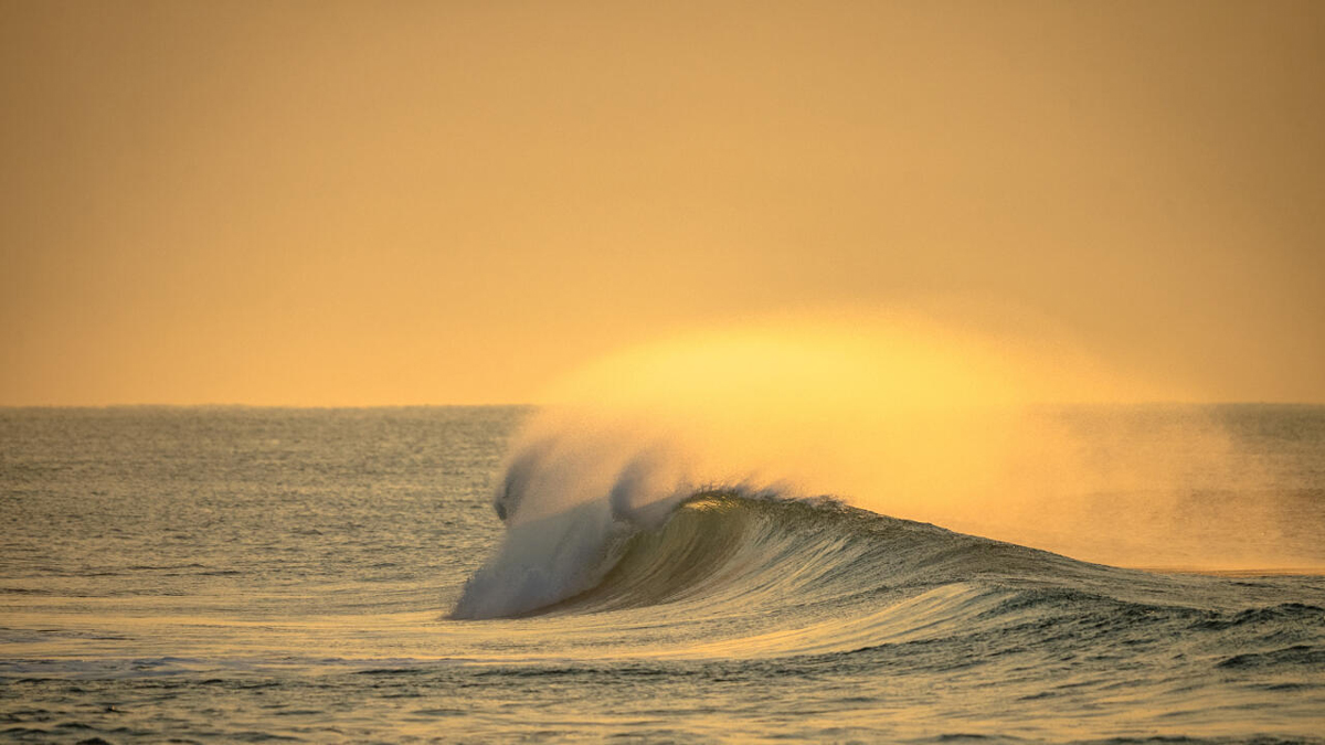 ワールド サーフ リーグが公式ウェアラブルとして Apple Watch を採用